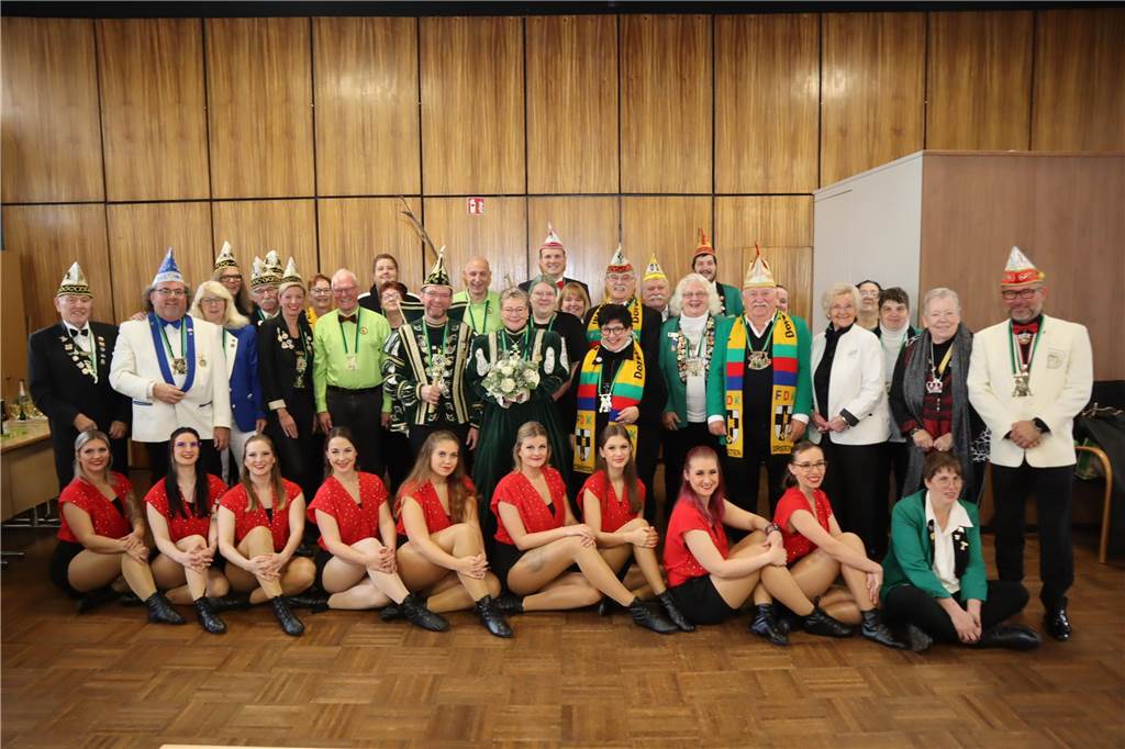 Dicke Überraschung bei der Inthronisierung des Stadtprinzenpaares Helau! Die neue Karnevalssession in Dorsten ist offiziell eröffnet.