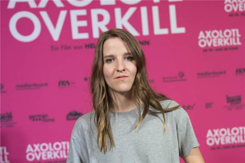 Literatur im Schleudergang: Hegemanns „Bungalow“ Helene Hegemann bei der Premiere ihres Kinofilms "Axolotl Overkill" 2017 in Berlin. Foto: Jörg Carstensen