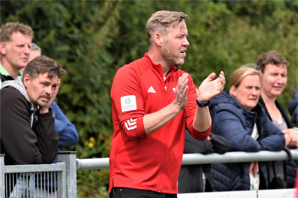 Helge Bruns an der Seitenlinie
