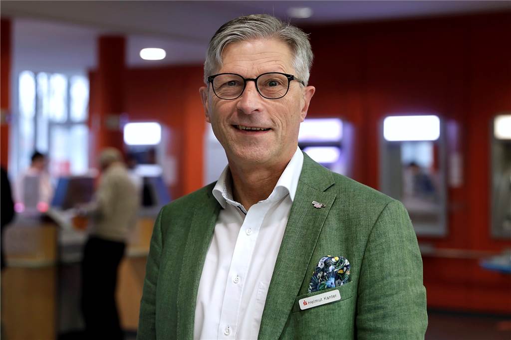 Bargeld oder mit Karte? - Halterner liegen beim Bezahlen voll im Trend Helmut Kanter: „Ich würde bestätigen, das aufgrund der Tradition immer noch viele Menschen ohne zu fragen bar bezahlen.“