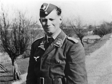 Helmut Schmidt im Frühjahr 1940 als Leutnant der Luftwaffe. Foto: ---