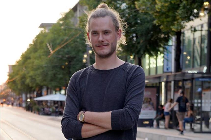 Hendrik Meier (27) ist der erste Nachtbürgermeister Deutschlands. Foto: Benedikt Spether