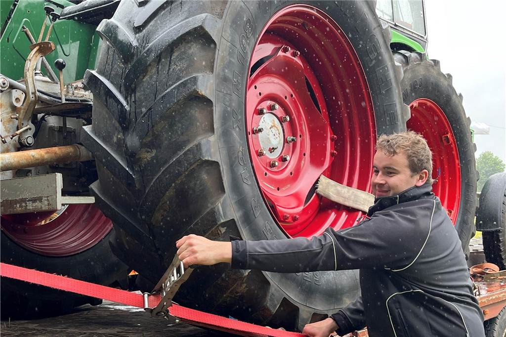 Regen bremst Traktoren aus: Halterner Tractor Pulling abgebrochen Hendrik Prinz mit seinem Deutz