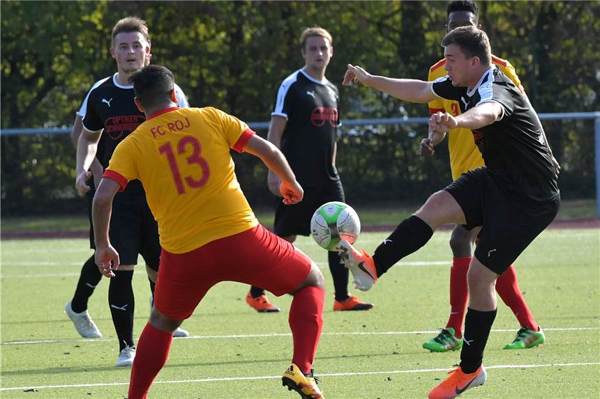 Lukas Jankort wird gegen den FC Roj zum Matchwinner für Westfalia Wethmar Hendrik Schürmann (r.) feierte mit Westfalia Wethmar am Sonntag den zweiten Saisonsieg.