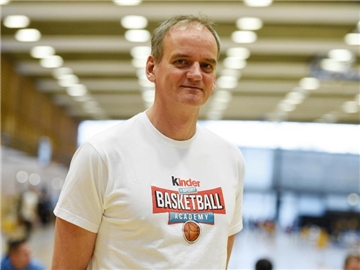 Henning Harnisch engagiert sich seit Jahren in Berlin im Nachwuchs-Basketball. Foto: Rainer Jensen