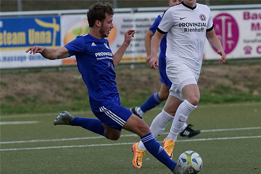 Ausverkauf beim Holzwickeder SC: 18 Spieler wollen Klub nach Bezirksliga-Rückzug verlassen Henning Heubel (l.) könnte beim Holzwickeder SC bleiben.