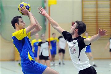 Henning Schmidt (links) und sein KV Adler Rauxel duellieren sich am Sonntag, 31. Januar, als Spitzenreiter mit dem amtierenden Meister SG Pegasus Rommerscheid aus dem Rheinland. Anwurf ist um 16.45 Uhr in der WBG-Sporthalle.
