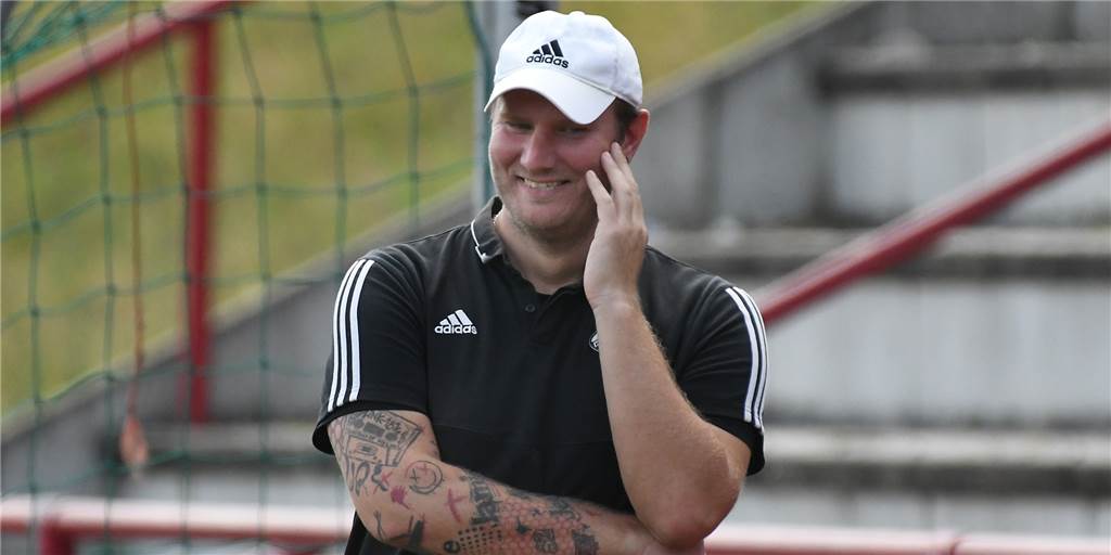 Im Video: Henrichenburgs Coach Schmottlach setzt alles auf zweites Duell mit Arminia Ickern Henrichenburgs Trainer Alexander Schmottlach.