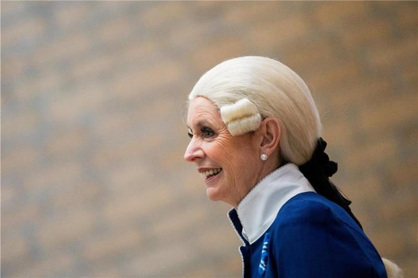 Kölns OB verteidigt Äußerungen zu Karnevalsbesäufnissen Henriette Reker, Oberbürgermeisterin von Köln, an Weiberfastnacht. Foto: Rolf Vennenbernd