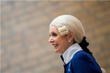 Henriette Reker, Oberbürgermeisterin von Köln, an Weiberfastnacht. Foto: Rolf Vennenbernd
