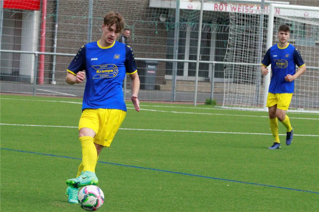 Talent des SV Herbern fällt monatelang aus: „Es hätte aber auch schlimmer kommen können“ Herberns Stürmer David Most (hier am Ball) hofft noch in der Rückrunde auf den Platz zurückkehren zu können.