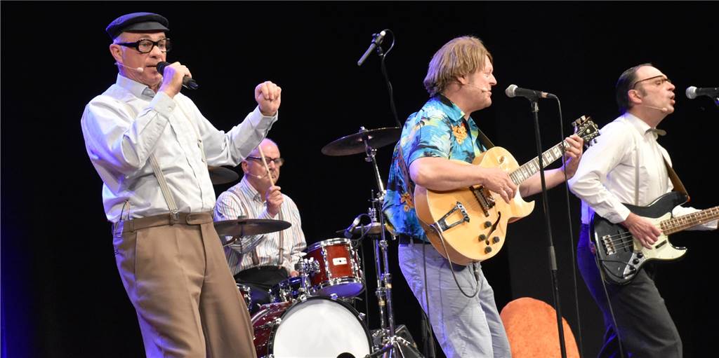 Herbert Knebel Affentheater in Lünen: „Wir sind außer Rand und Band“ Herbert Knebel und sein Affentheater waren am Freitag und Samstag "außer Rand und Band", und das Publikum auch.