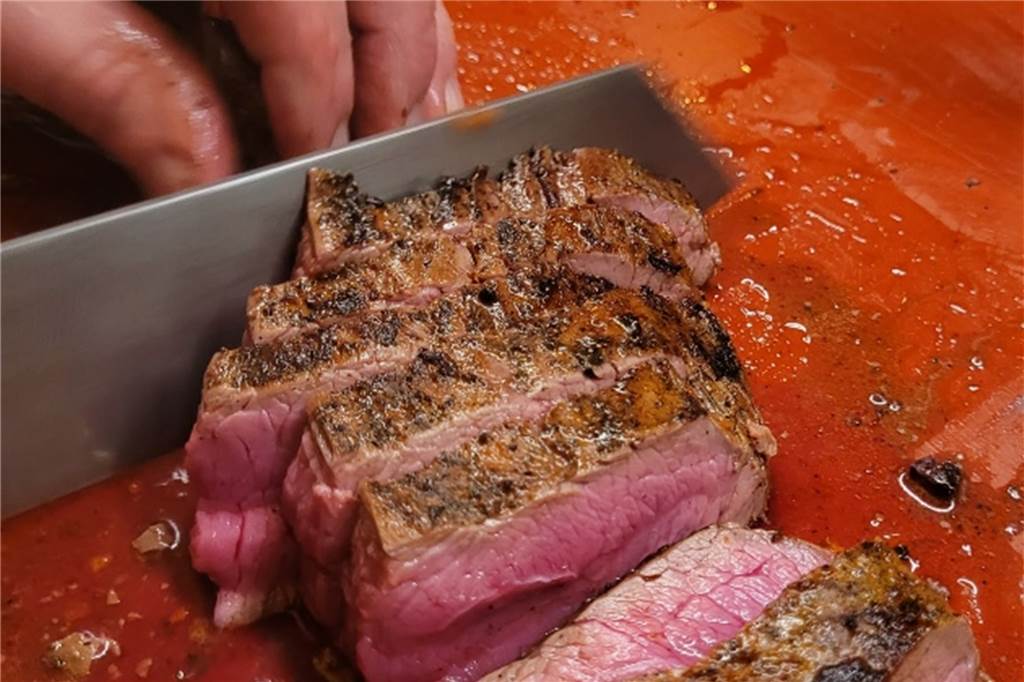 Ende einer Ära: Landfleischerei Wolbeck schlachtet nicht mehr Herbert Wolbeck bietet als neues Standbein Grillseminare an.