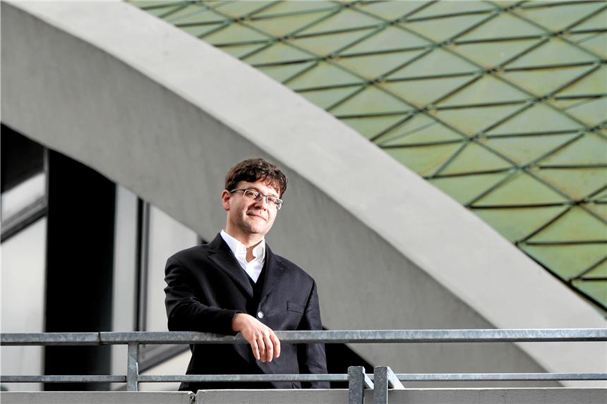 Neuer Opernchef baut eine „Bürgeroper“ auf Heribert Germeshausen will die Oper den Bürgern näherbringen. Ein Ziel, das wahrscheinlich jeder neue Opernintendant in jeder Stadt der Welt ausspricht. Aber Germeshausen hat dazu konkrete Pläne und Ideen.