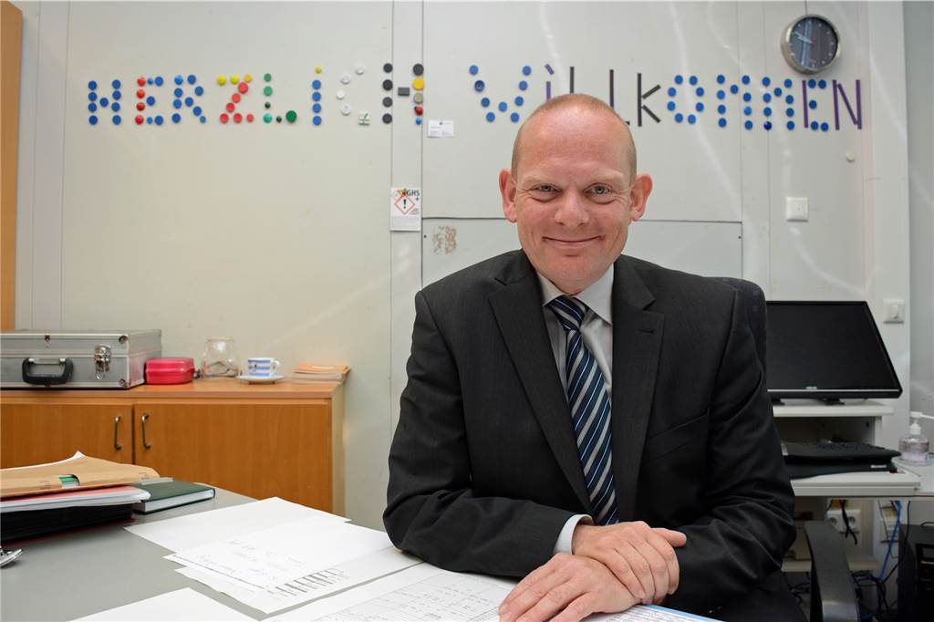 Selbsttests für Schüler in Dorsten: Mit Test-Taskforce und ganz viel Ruhe Hermann Twittenhoff leitet die Gesamtschule Wulfen.