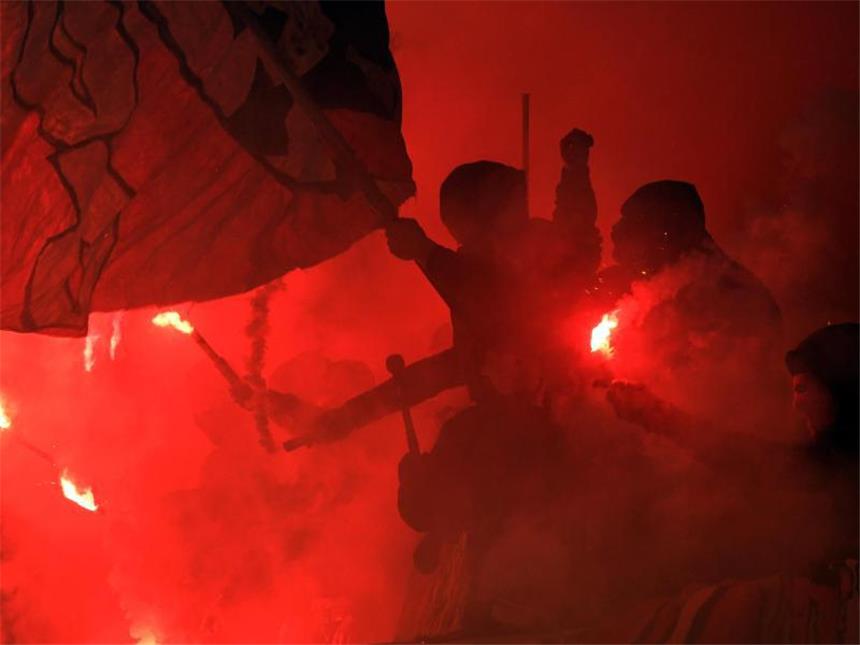DFB-Sportgericht verhängt Geldstrafen gegen vier Vereine Hertha BSC muss eine Geldstrafe wegen Pyrotechnik im Stadion zahlen. Foto: Federico Gambarini