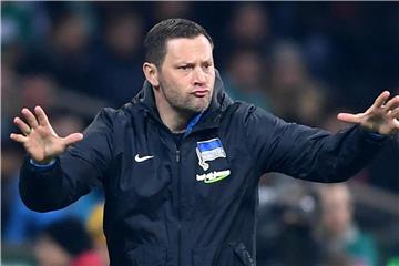 Hertha-Trainer Pal Dardai kündigt eine sehr Defensive Gangart seines Teams an. Foto: Carmen Jaspersen