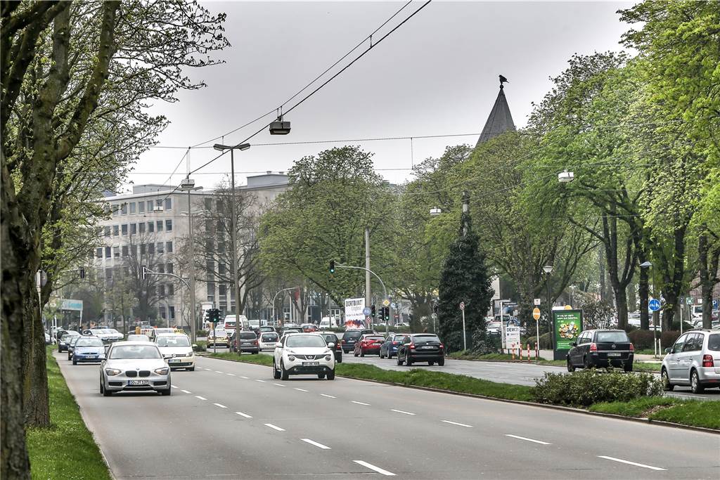 Die City: Unerwarteter Traum-Wohnort mit Nachteilen für Radfahrer Heute ist am Ostwall vor allem die Straße laut – die Kneipenszene ist ausgestorben.