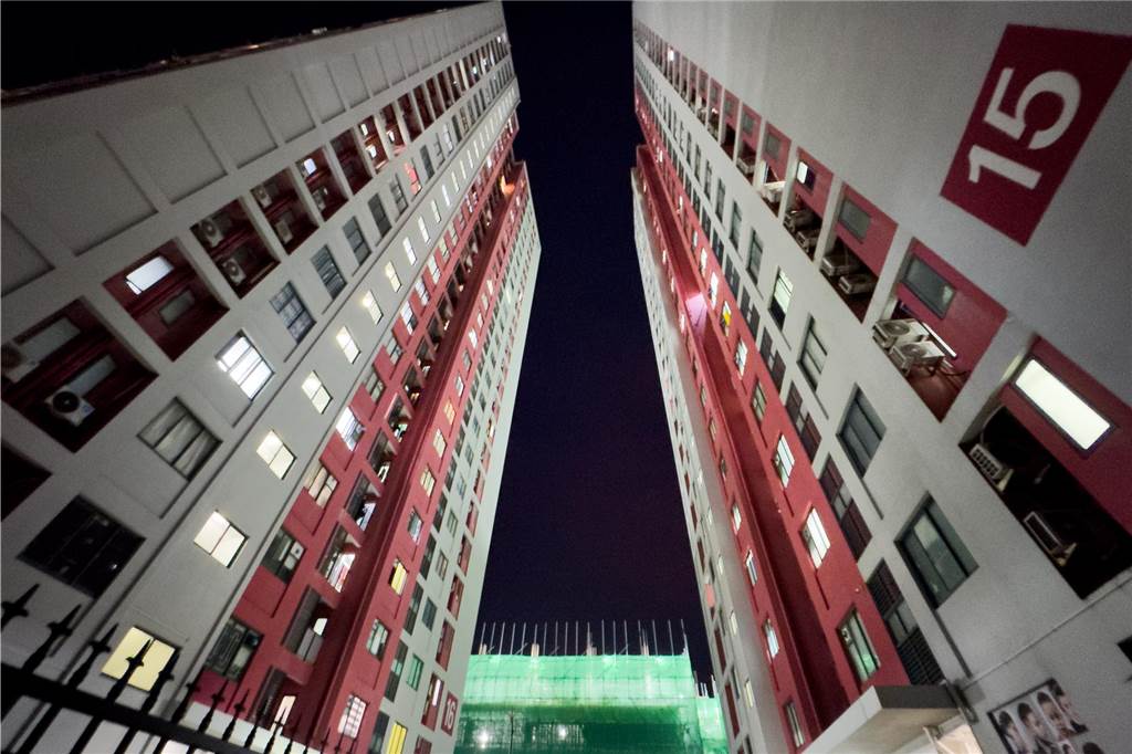 zwei Hochhäuser in der Hauptstadt Male der Malediven