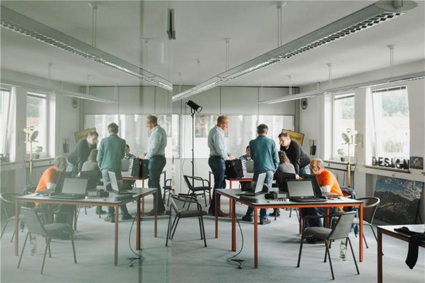 Heute sind Coworking-Büros längst aus der Nische der Digital-Nerds und armen Gründer gewachsen. Foto: Nicolas Armer