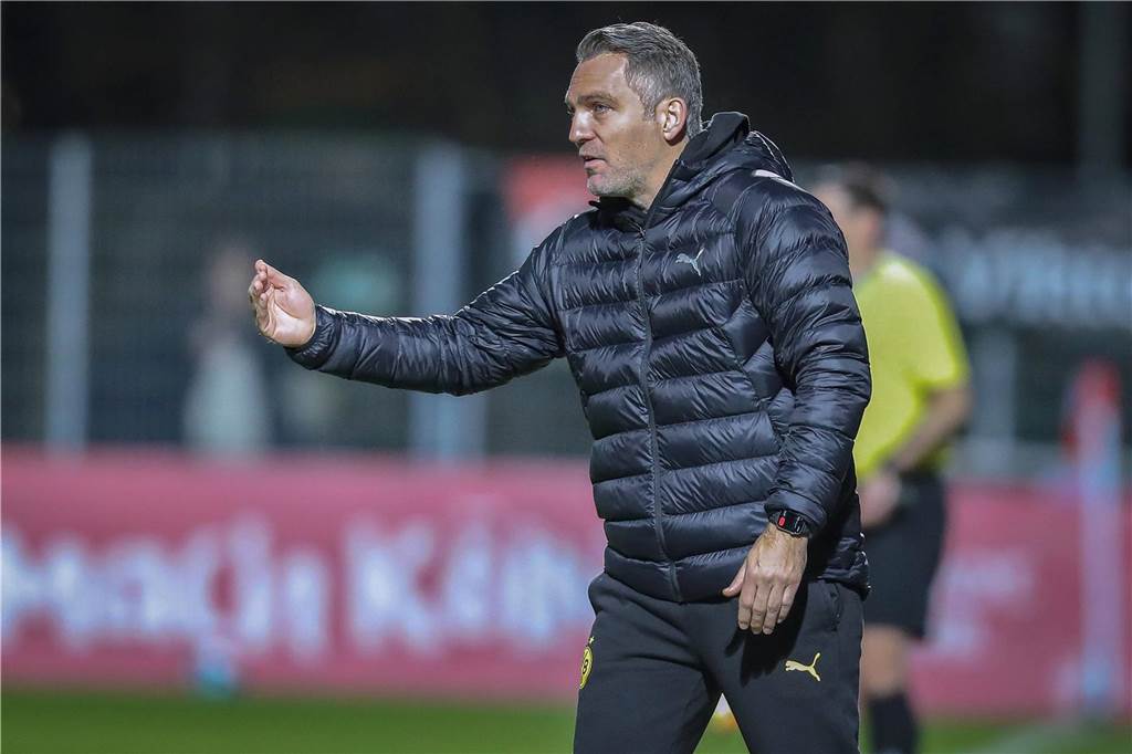 BVB-U23 kassiert in Köln siebten Platzverweis: Zimmermann wehrt sich gegen Rüpel-Image Jan Zimmermann gibt Anweisungen.