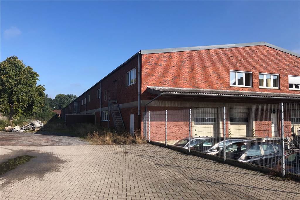 Auf der Venceremos-Fläche könnte eine zweite Legdener „Mitte“ entstehen Hier am Standort Legden ist in den großen Hallen an der Hauptstraße Platz für die Venceremos-Produktion und den Maschinenpark.