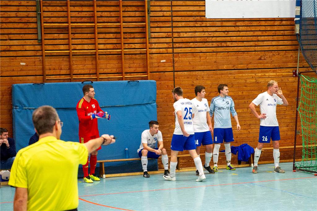 Hier gibt's die ersten Bilder von der Hallenfußball-Stadtmeisterschaft 2023 in Haltern.