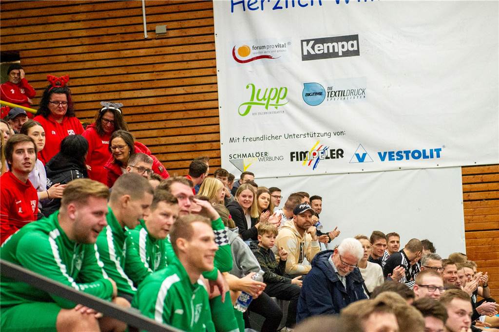 Hier gibt's die ersten Bilder von der Hallenfußball-Stadtmeisterschaft 2023 in Haltern.