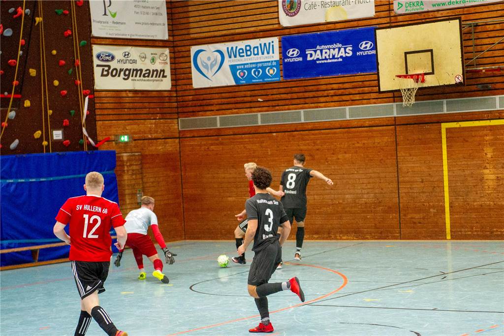 Hier gibt's die ersten Bilder von der Hallenfußball-Stadtmeisterschaft 2023 in Haltern.