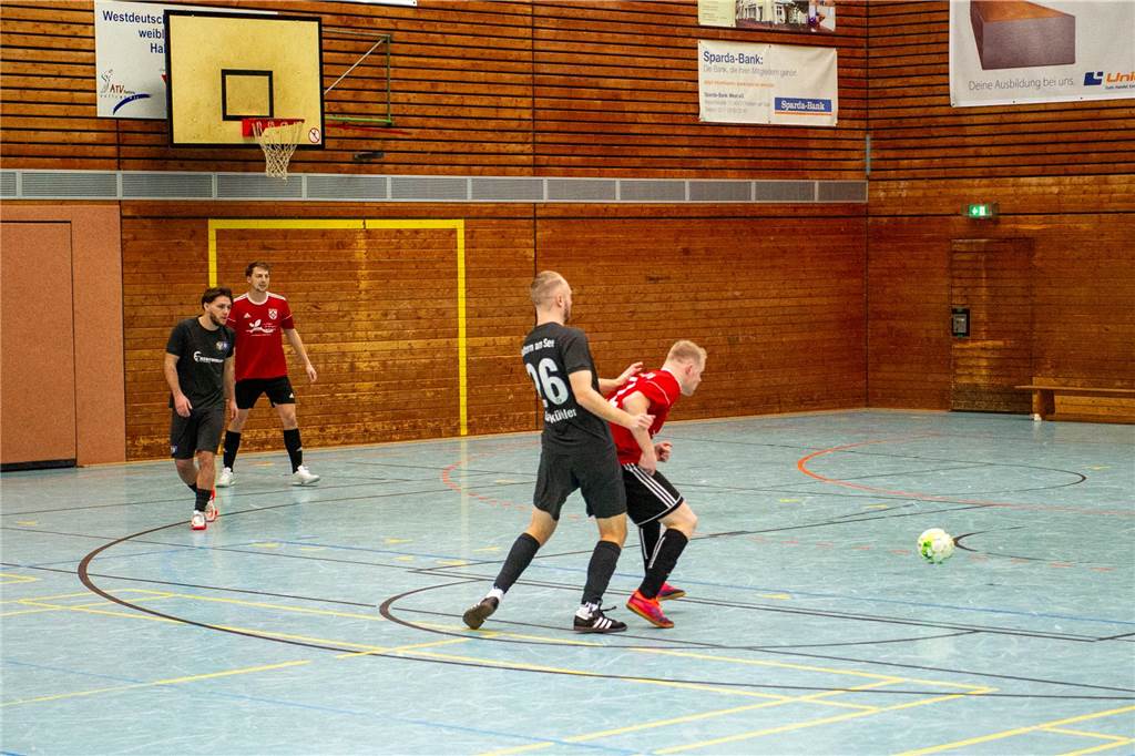 Hier gibt's die ersten Bilder von der Hallenfußball-Stadtmeisterschaft 2023 in Haltern.