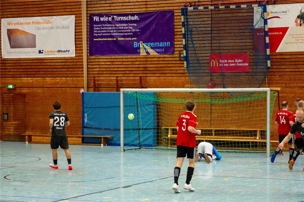Hier gibt's die ersten Bilder von der Hallenfußball-Stadtmeisterschaft 2023 in Haltern.