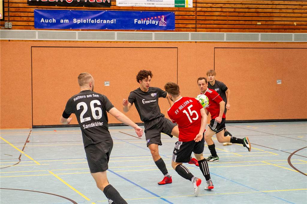 Hier gibt's die ersten Bilder von der Hallenfußball-Stadtmeisterschaft 2023 in Haltern.