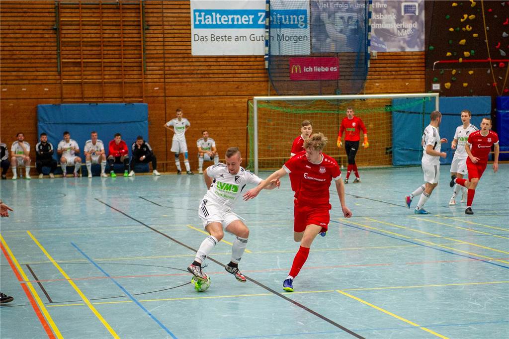 Hier gibt's die ersten Bilder von der Hallenfußball-Stadtmeisterschaft 2023 in Haltern.