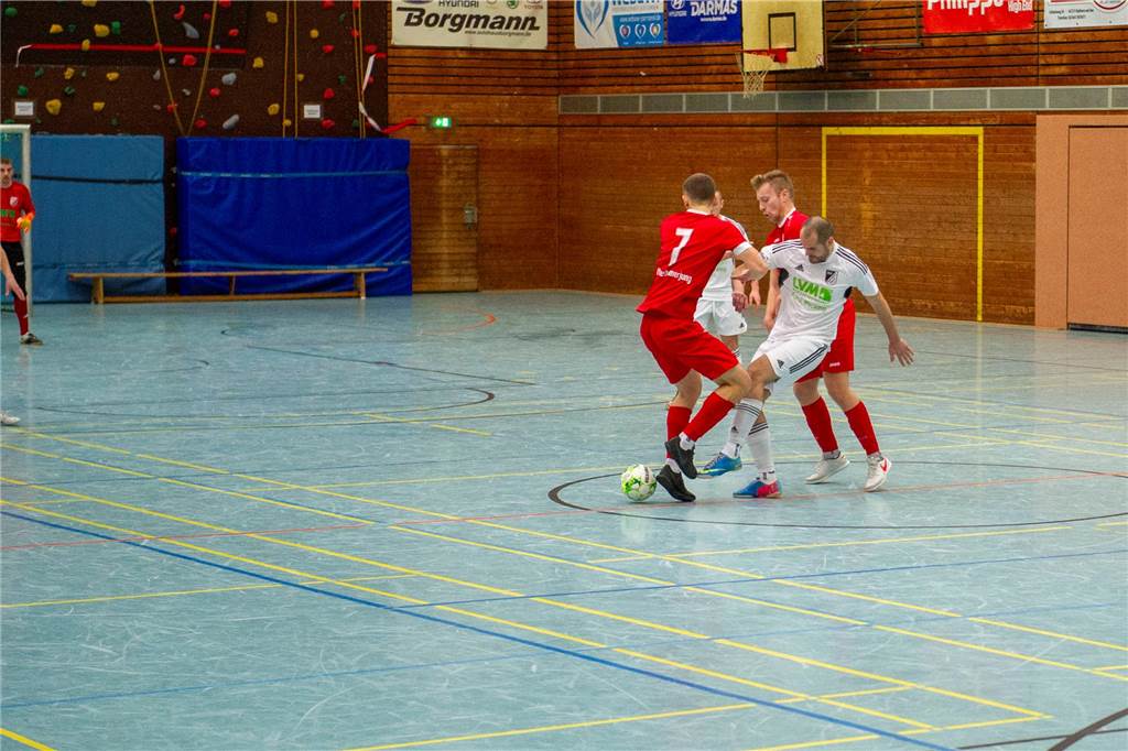 Hier gibt's die ersten Bilder von der Hallenfußball-Stadtmeisterschaft 2023 in Haltern.
