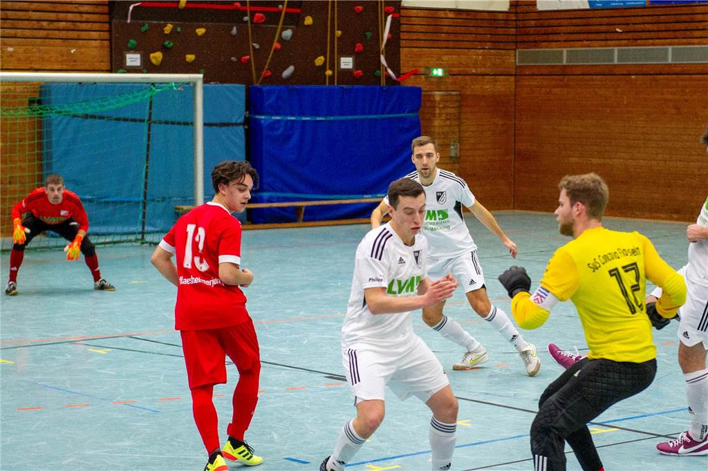 Hier gibt's die ersten Bilder von der Hallenfußball-Stadtmeisterschaft 2023 in Haltern.