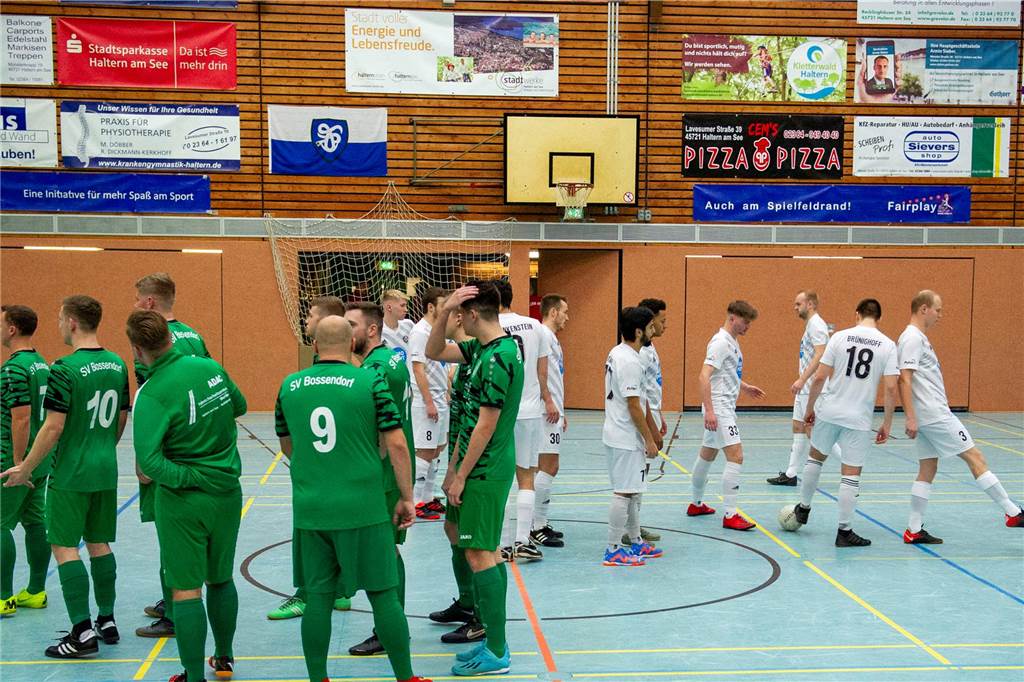Hier gibt's die ersten Bilder von der Hallenfußball-Stadtmeisterschaft 2023 in Haltern.