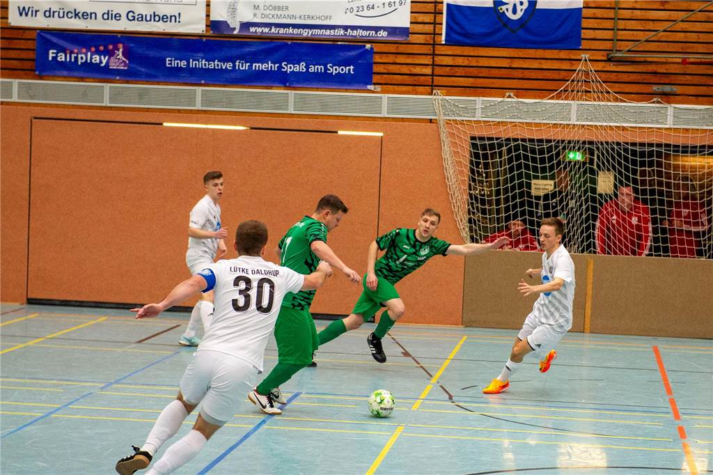 Hier gibt's die ersten Bilder von der Hallenfußball-Stadtmeisterschaft 2023 in Haltern.