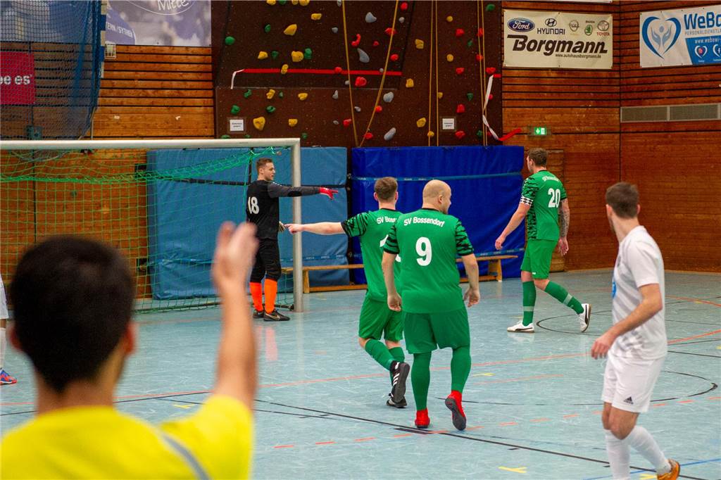 Hier gibt's die ersten Bilder von der Hallenfußball-Stadtmeisterschaft 2023 in Haltern.