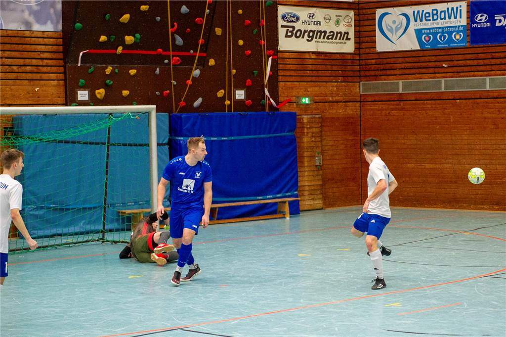 Hier gibt's die ersten Bilder von der Hallenfußball-Stadtmeisterschaft 2023 in Haltern.