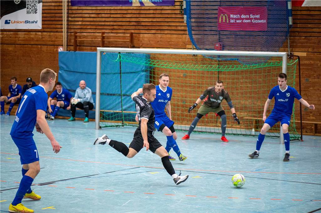 Hier gibt's die ersten Bilder von der Halterner Hallenfußball-Stadtmeisterschaft 2024.
