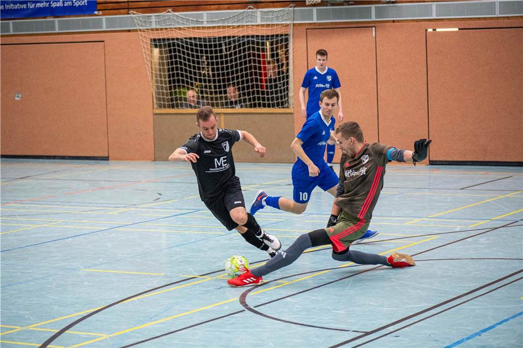 Hier gibt's die ersten Bilder von der Halterner Hallenfußball-Stadtmeisterschaft 2024.