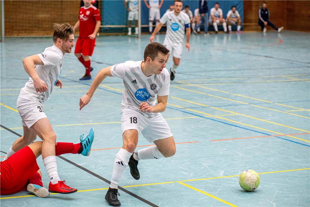 Hier gibt's die ersten Bilder von der Halterner Hallenfußball-Stadtmeisterschaft 2024.