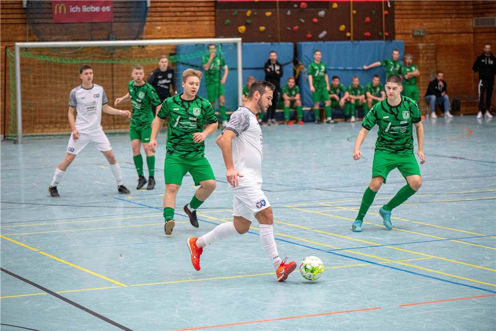 Hier gibt's die ersten Bilder von der Halterner Hallenfußball-Stadtmeisterschaft 2024.