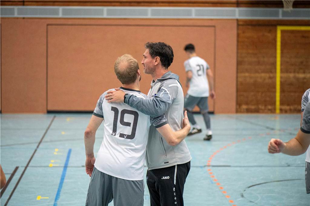 Hier gibt's die ersten Bilder von der Halterner Hallenfußball-Stadtmeisterschaft 2024.