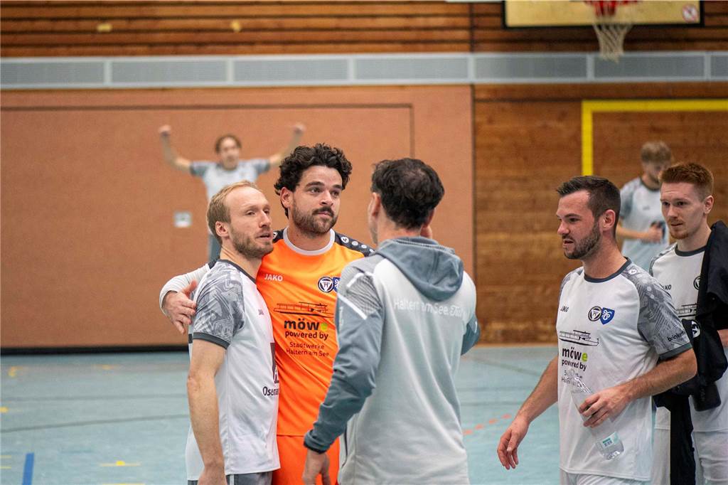Hier gibt's die ersten Bilder von der Halterner Hallenfußball-Stadtmeisterschaft 2024.