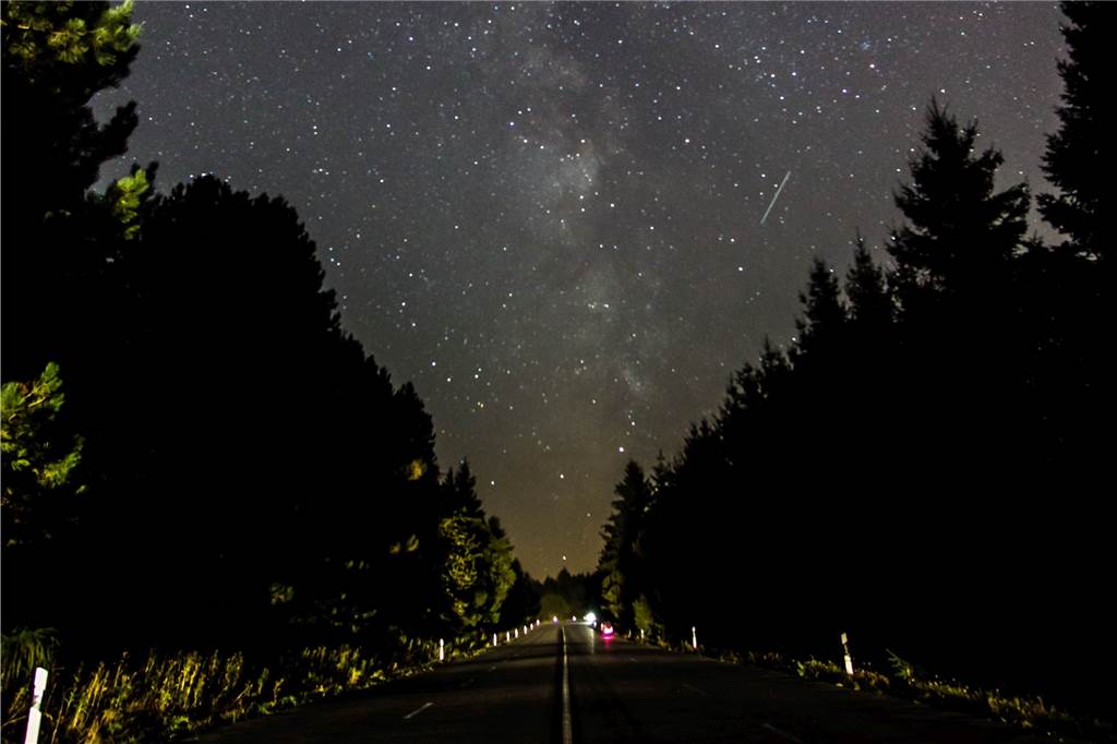 Internationaler Sternenpark: Ausflug in die Eifel lohnt sich besonders bei Nacht Hier gilt zwar bei Nacht definitiv „Licht an“. Aber auch aus der Autofahrt wird schnell eine Sternfahrt.