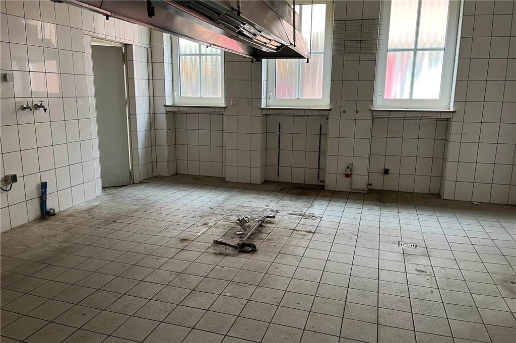 Abriss des Niewerther Hofes beginnt bald: Bilder aus der Ruine Hier ist einst gekocht worden.