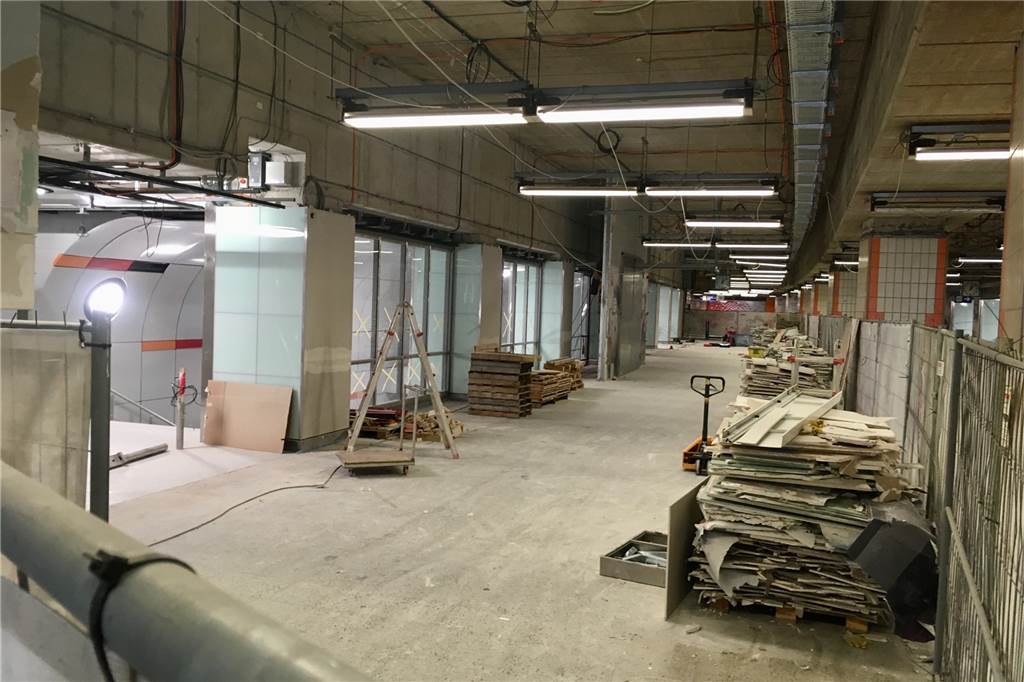 Hinter dem Bauzaun im Fußgängertunnel laufen noch die Arbeiten.