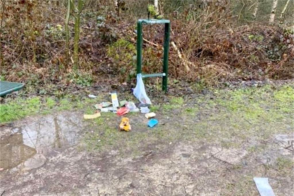 „Verdreckte Stadt wollen wir nicht“: FDP Werne fordert bessere Abfallentsorgung Hinter dem einstigen Zechengelände fehlt an dieser Stelle ein Mülleimer.