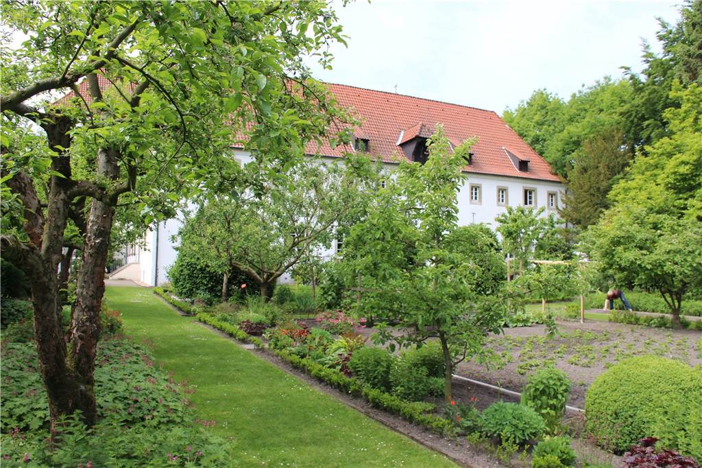 Tage der Gärten und Parks in Lünen und Werne - diese Locations machen mit Hinter dem Kapuzinerkloster in Werne befindet sich dieser hübsche Garten im barocken Stil.